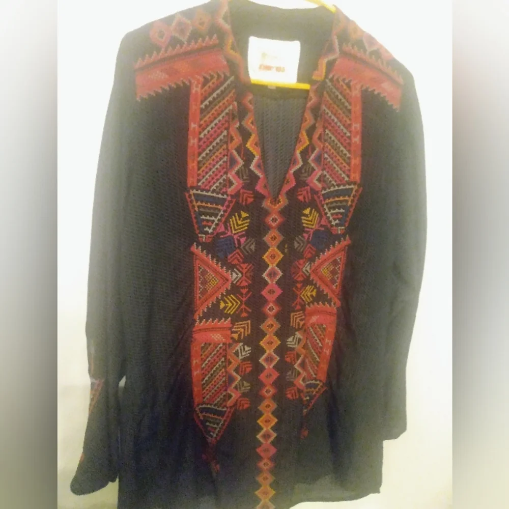 Johnny Was tunic top - FINAL $24😍 - Picture 4 of 4